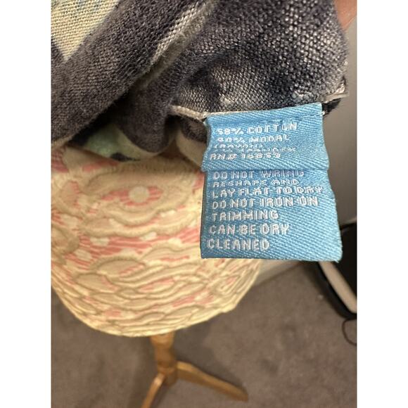 VGUC J. McLaughlin Henley Sweater Medium Navy Lime Green Print READ - Picture 6 of 11